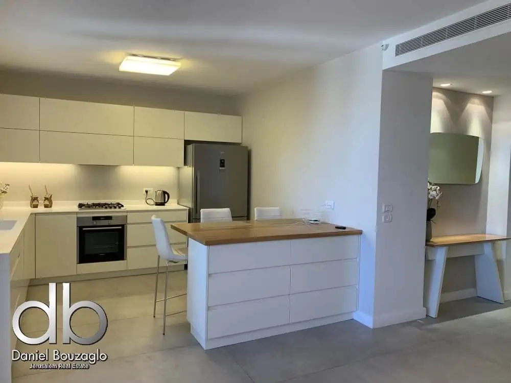 Aminadav.st.abu-tor.jerusalem.3br.rental