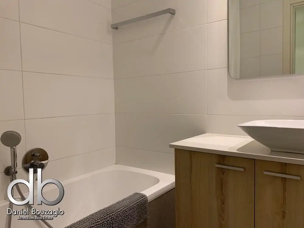 Aminadav.st.abu-tor.jerusalem.3br.rental