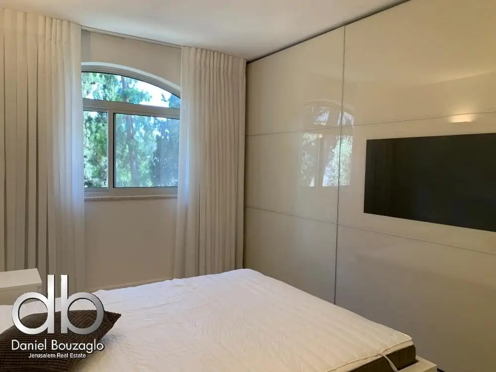 Aminadav.st.abu-tor.jerusalem.3br.rental