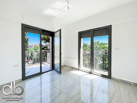 Shirat Haneviim 3br resale