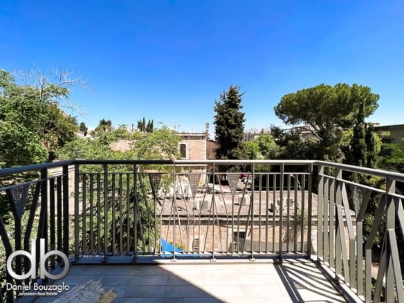 Shirat Haneviim 3br resale