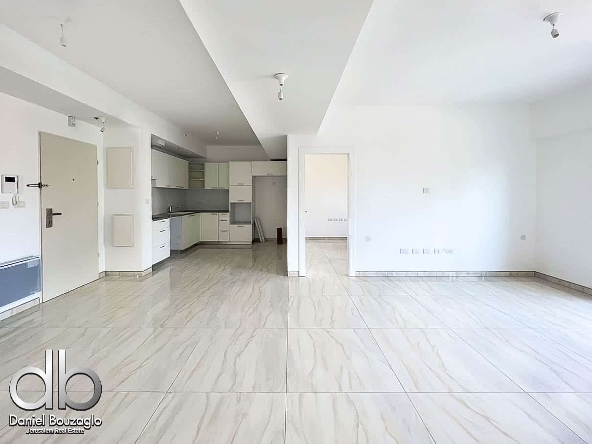 Shirat Haneviim 3br resale