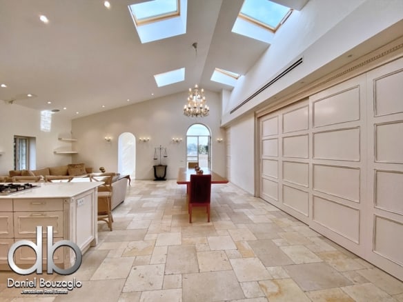 Tzvi.Gretz.street.Penthouse.Templer