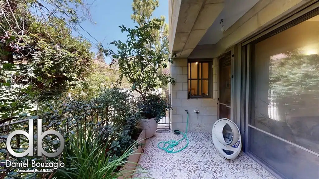 Chizkiyaho Hamelech 400sqm Garden Apartment for sale