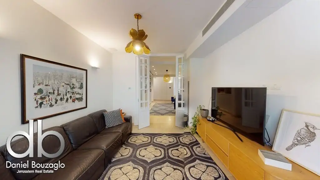 Chizkiyaho Hamelech 400sqm Garden Apartment for sale