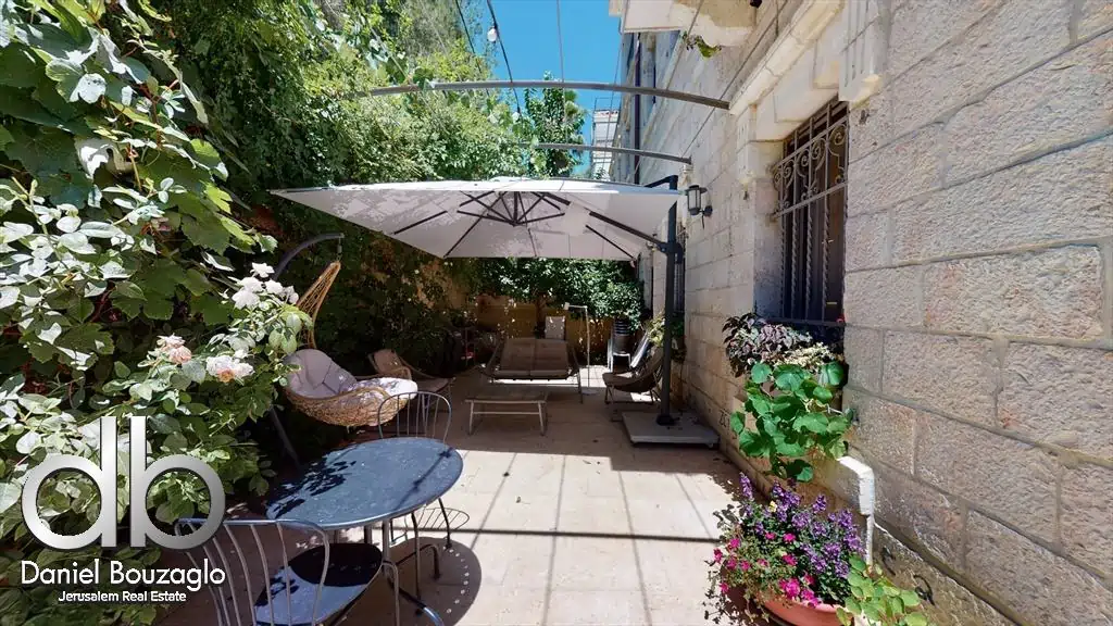Chizkiyaho Hamelech 400sqm Garden Apartment for sale