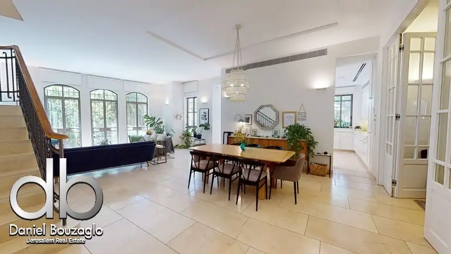 Chizkiyaho Hamelech 400sqm Garden Apartment for sale