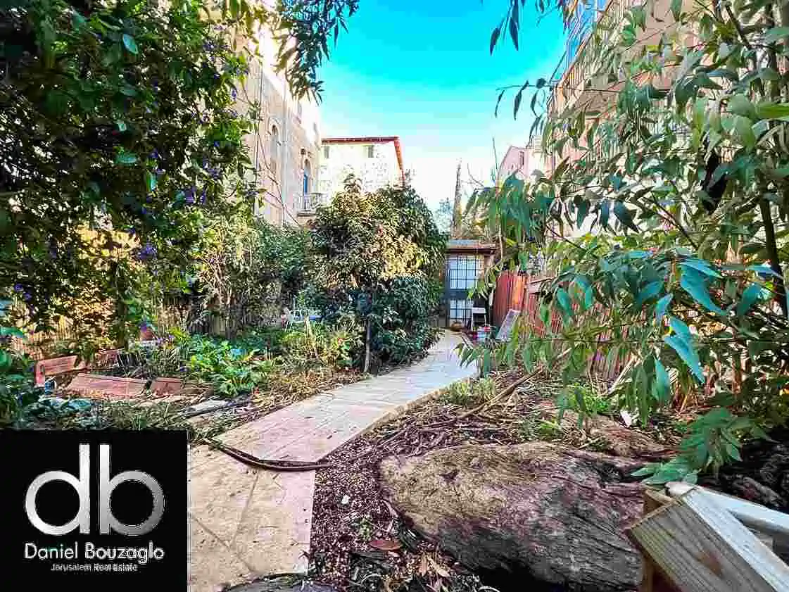 Small apartment.Yehusa ben nun