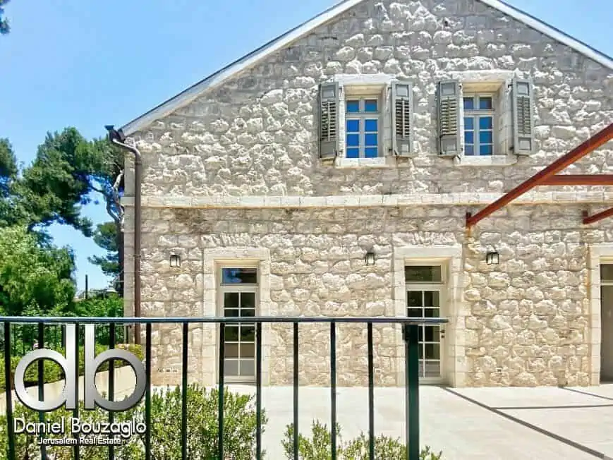 Villa.for.sale.Cremieux.street