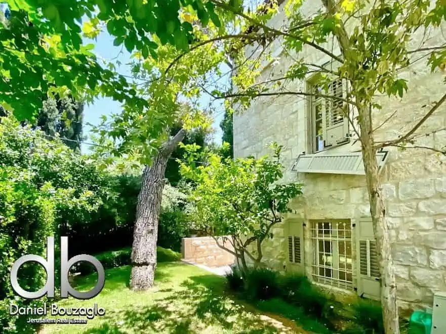 Villa.for.sale.Cremieux.street