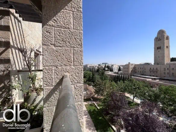 David Crown 200 sqm re-sale with succah