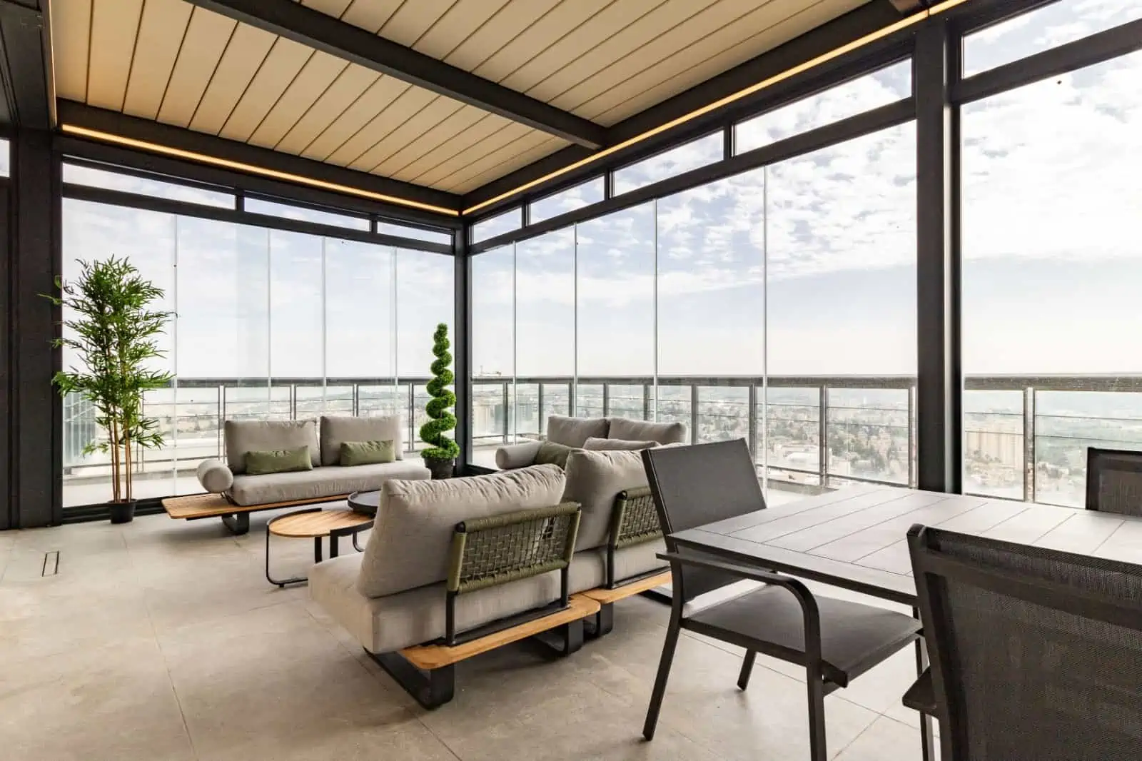 Jtower.Jaffa.street.Penthouse.with.Roof