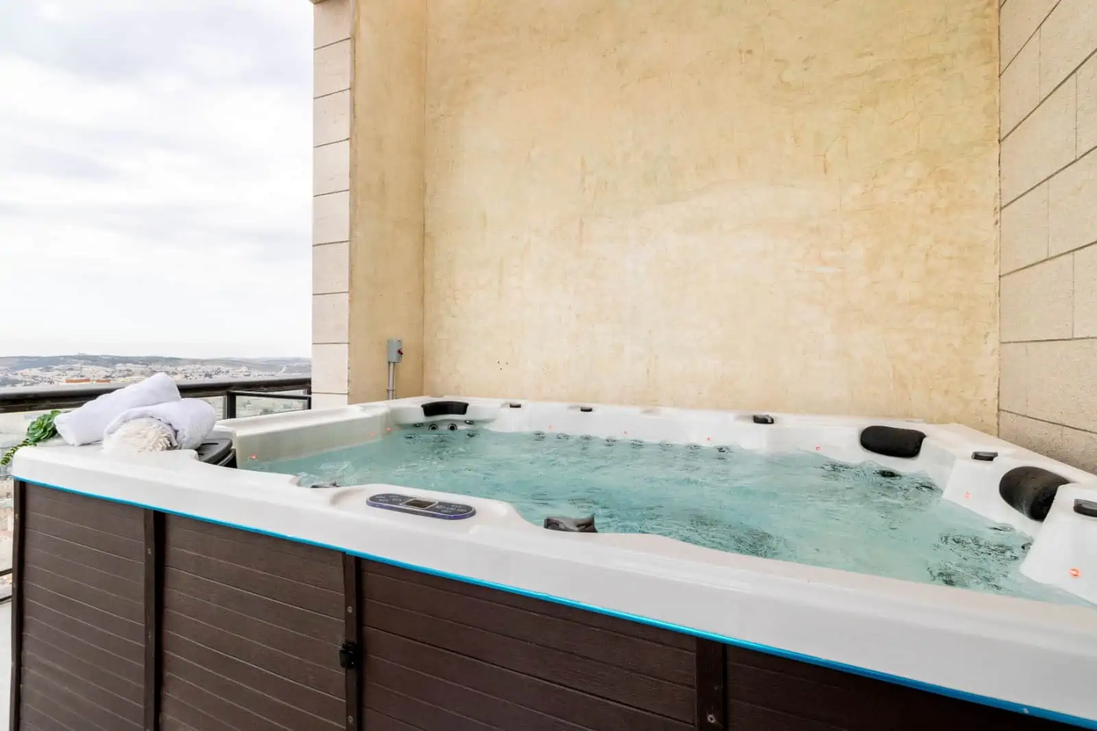 Jtower.Jaffa.street.Penthouse.with.Roof