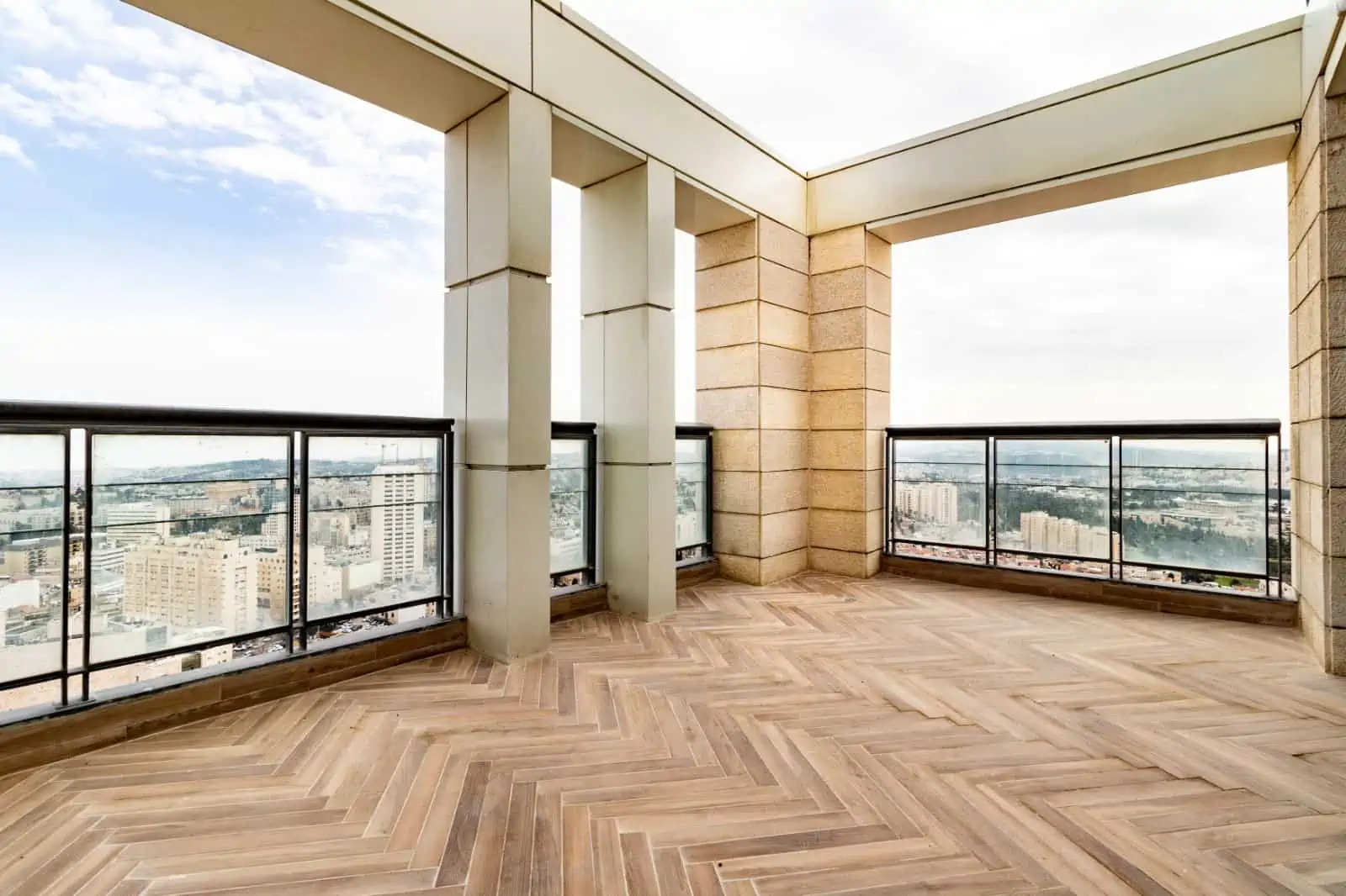 Jtower.Jaffa.street.Penthouse.with.Roof