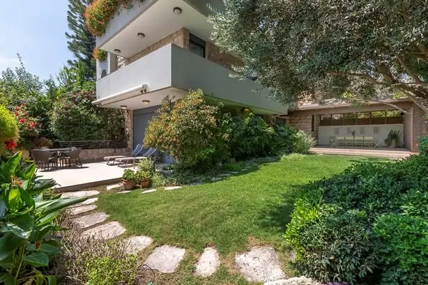 Large.house.for.sale.in.Talbieh