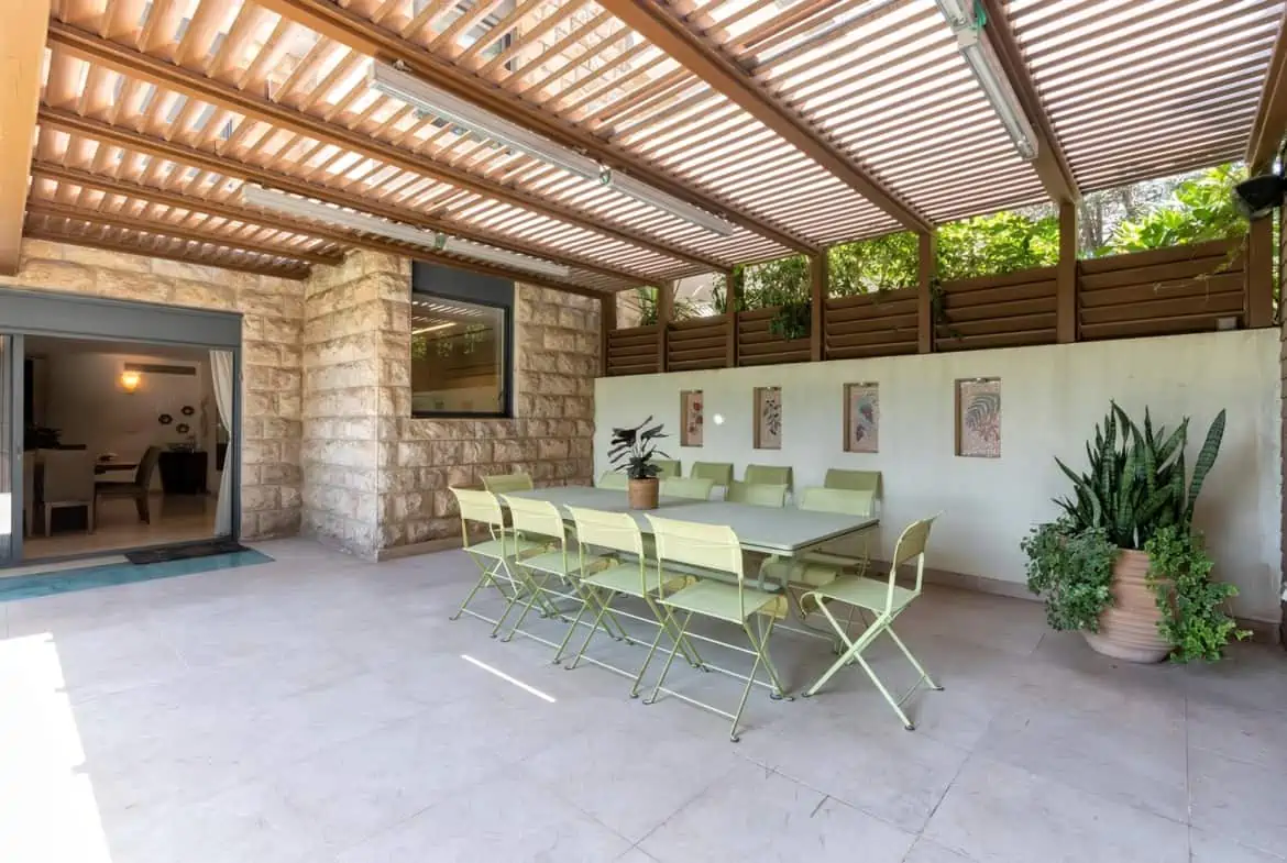 Large.house.for.sale.in.Talbieh