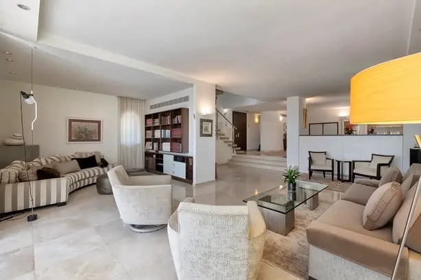Large.house.for.sale.in.Talbieh