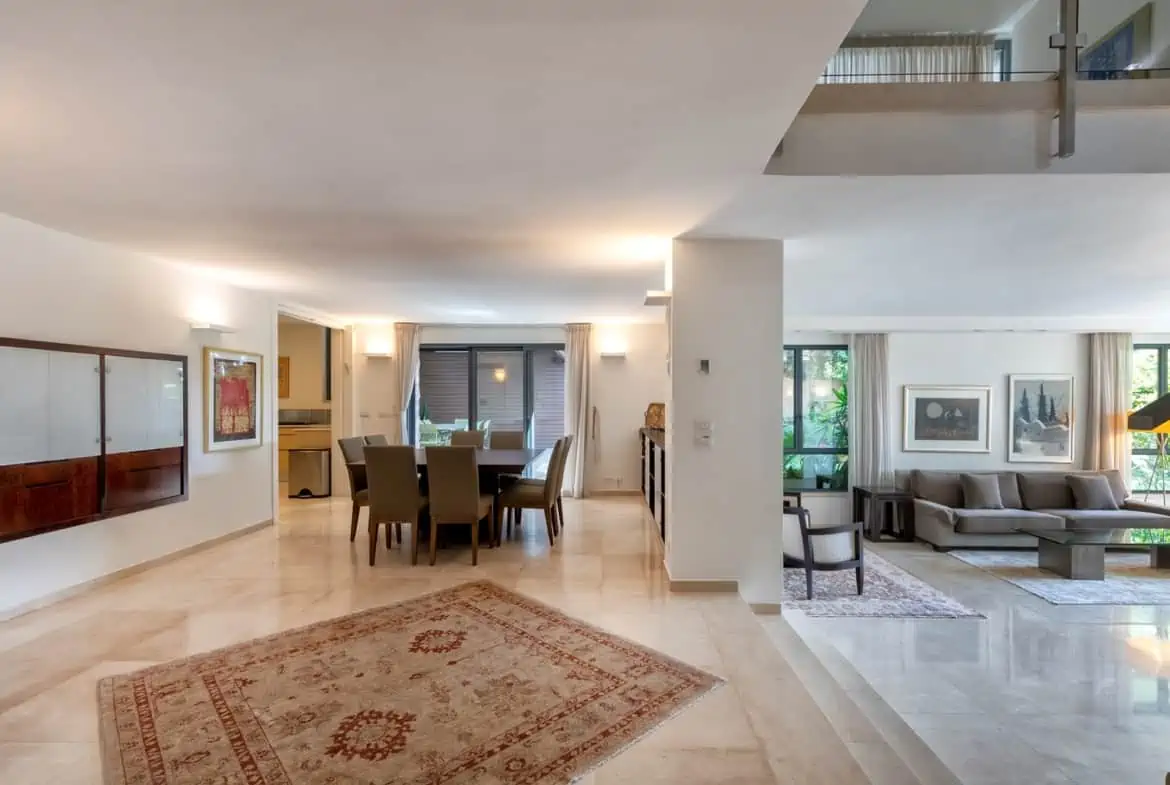 Large.house.for.sale.in.Talbieh