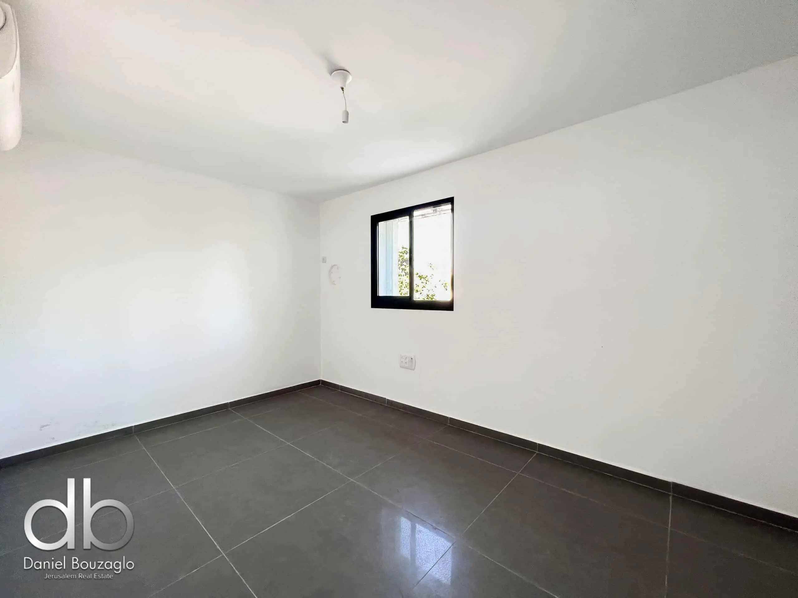 Menashe Street 4br For Sale