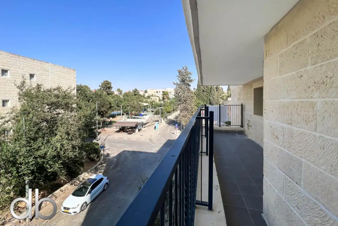 Menashe Street 4br For Sale