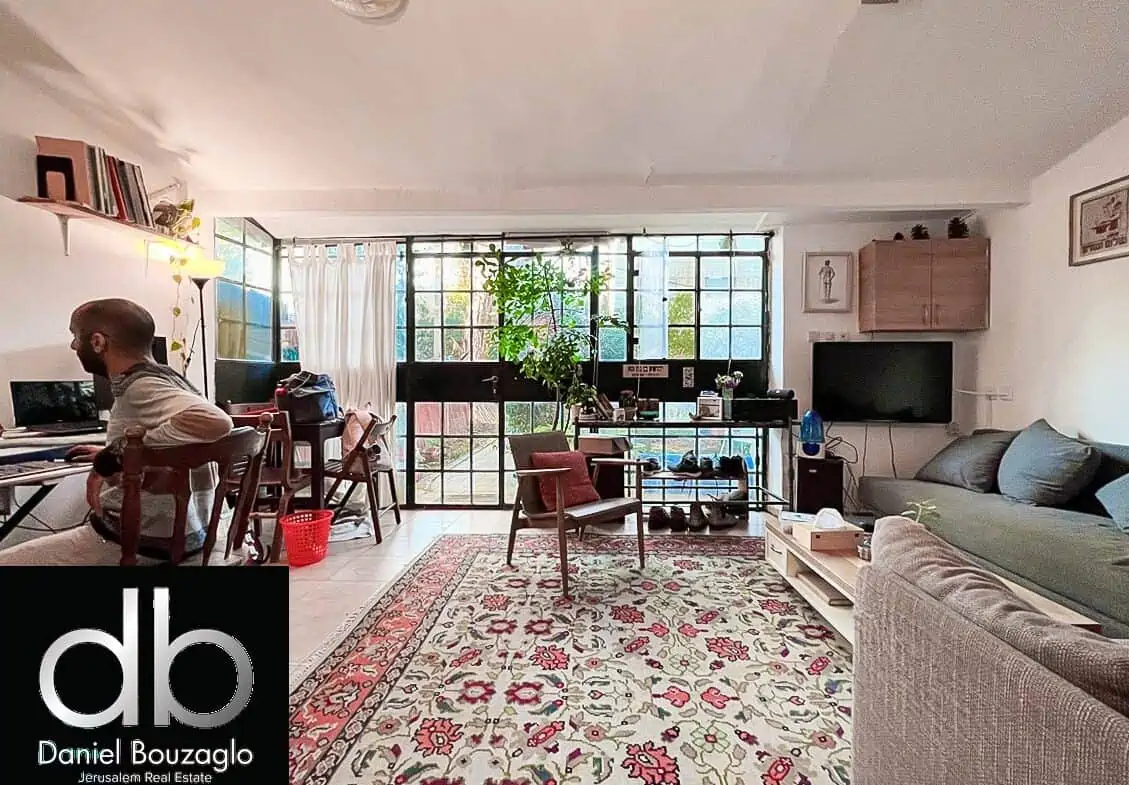 Small apartment.Yehusa ben nun