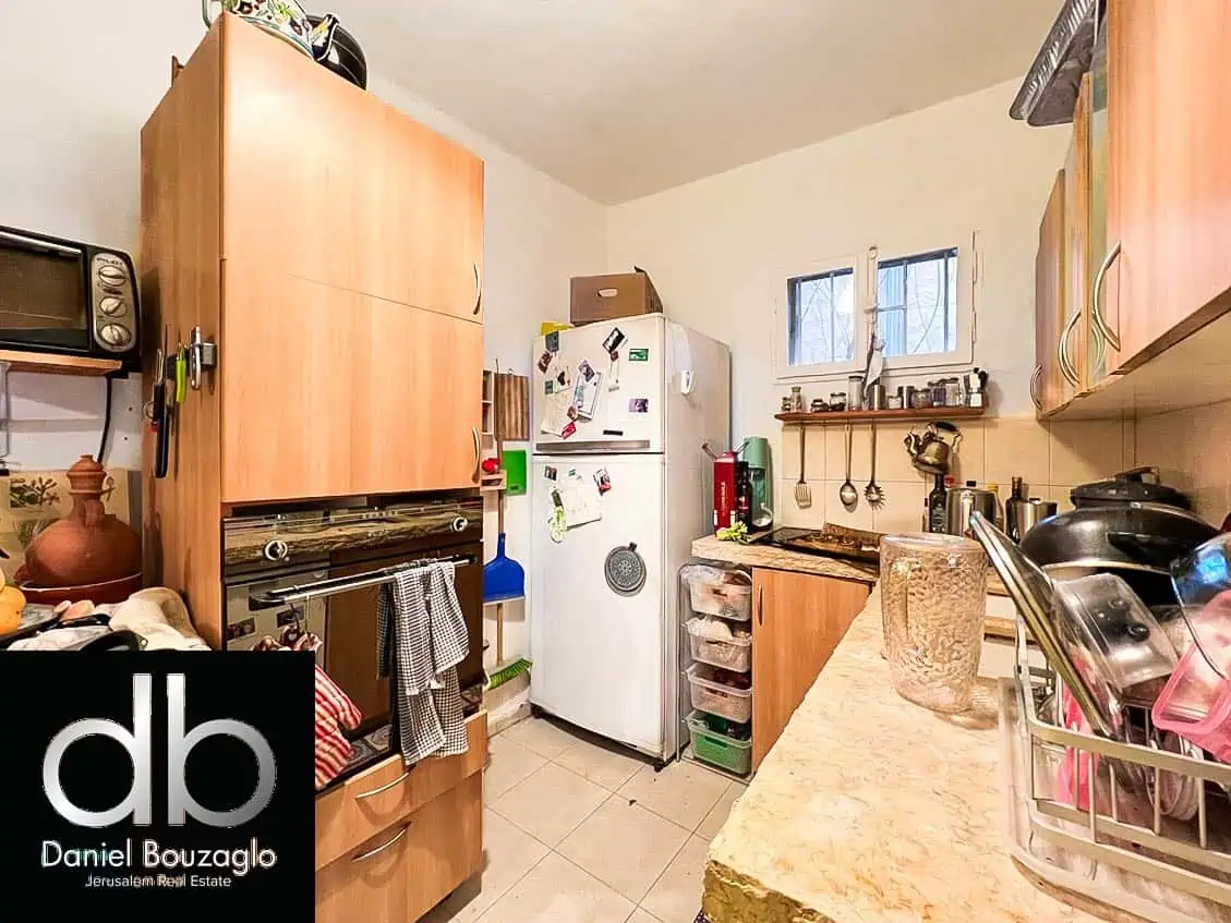 Small apartment.Yehusa ben nun