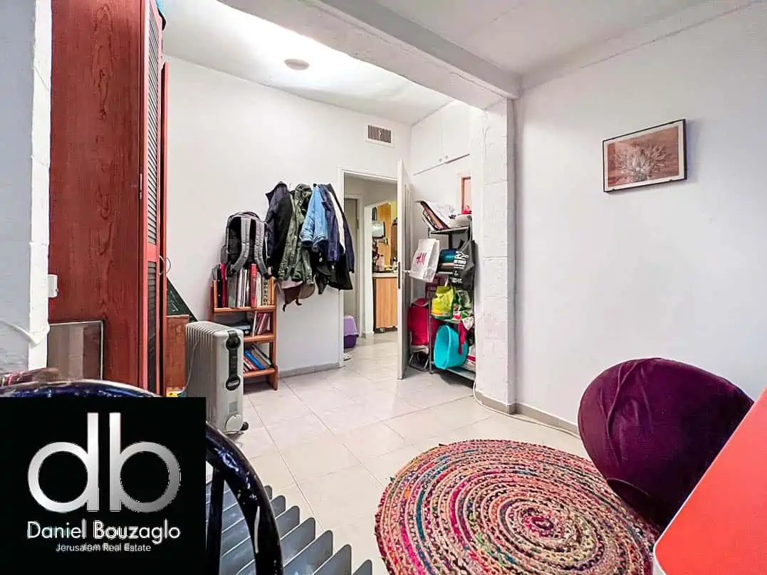Small apartment.Yehusa ben nun