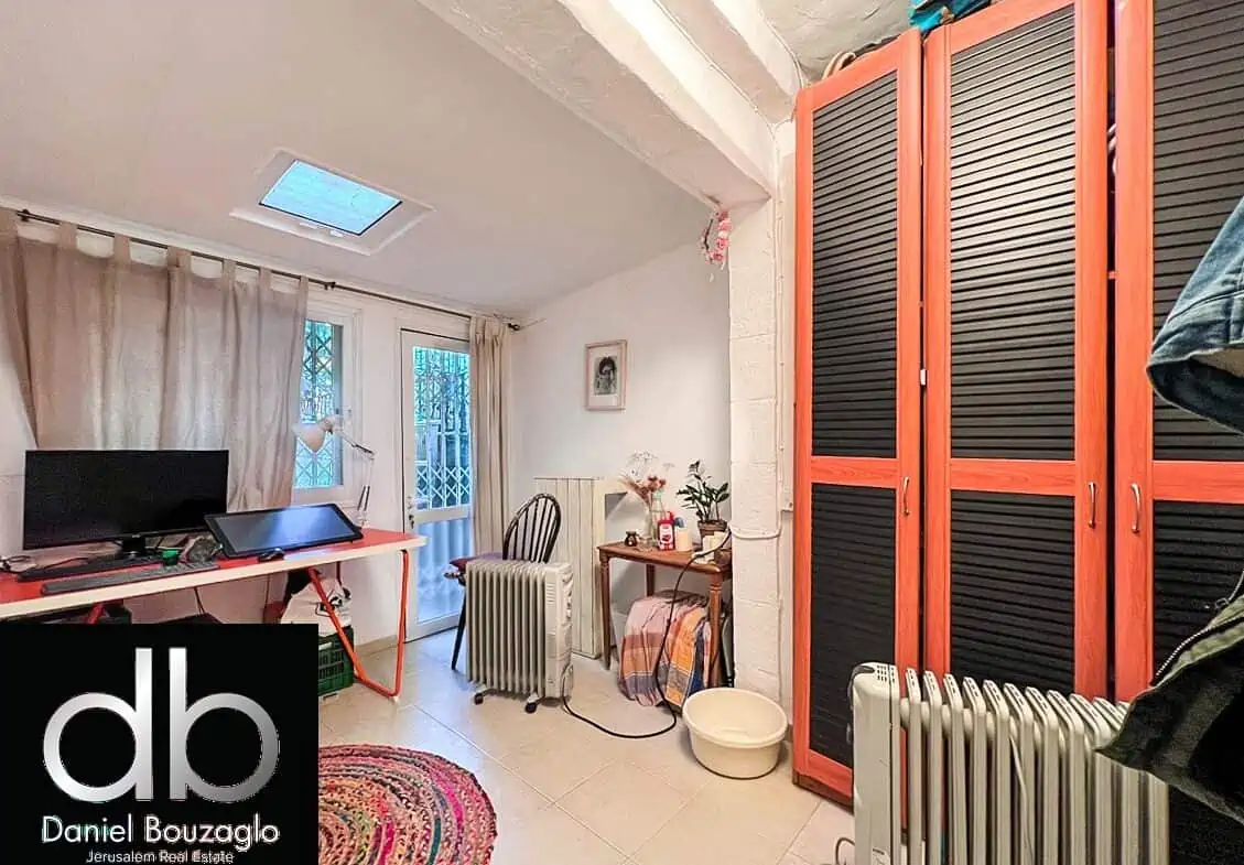 Small apartment.Yehusa ben nun