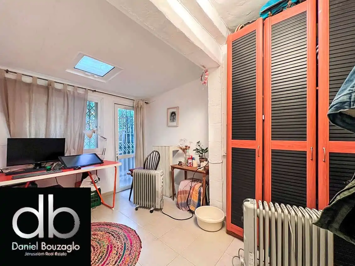 Small apartment.Yehusa ben nun
