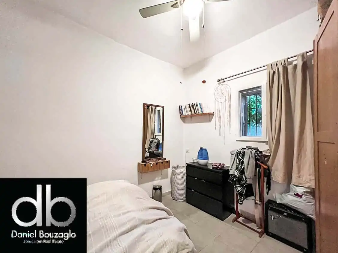 Small apartment.Yehusa ben nun
