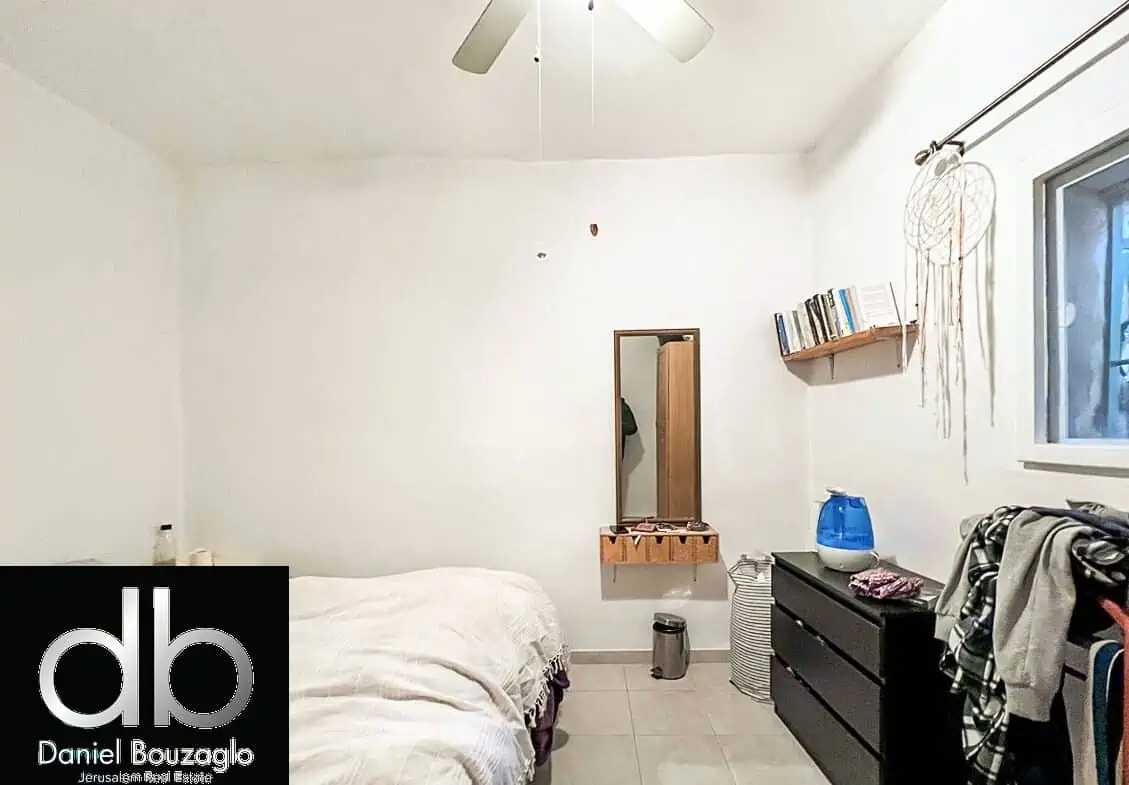 Small apartment.Yehusa ben nun