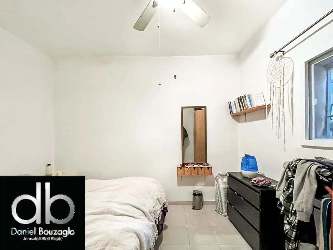 Small apartment.Yehusa ben nun