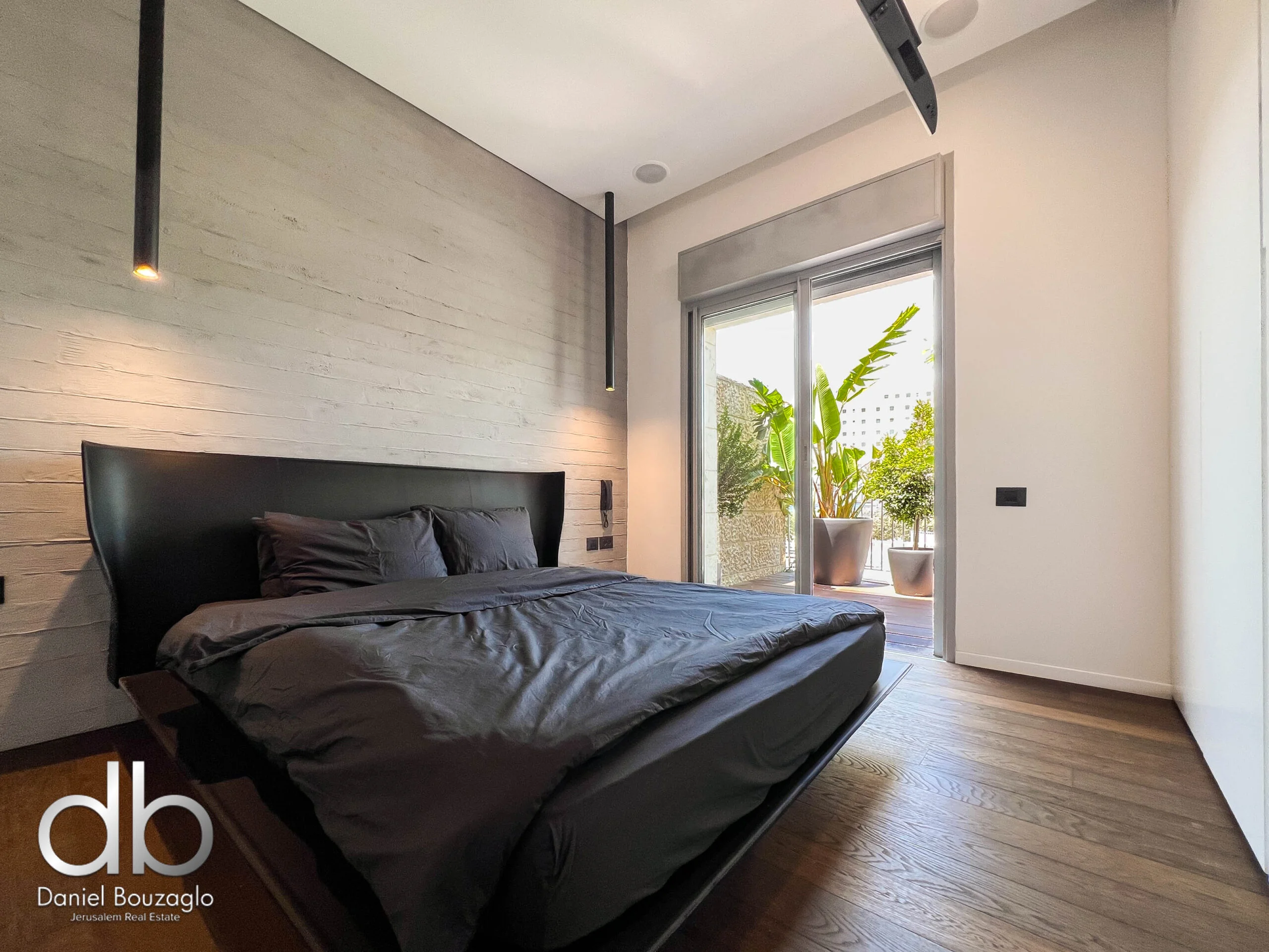 השגריר ארגוב 2 מיני פנטהאוס-29 השגריר ארגוב 2 מיני פנטהאוס