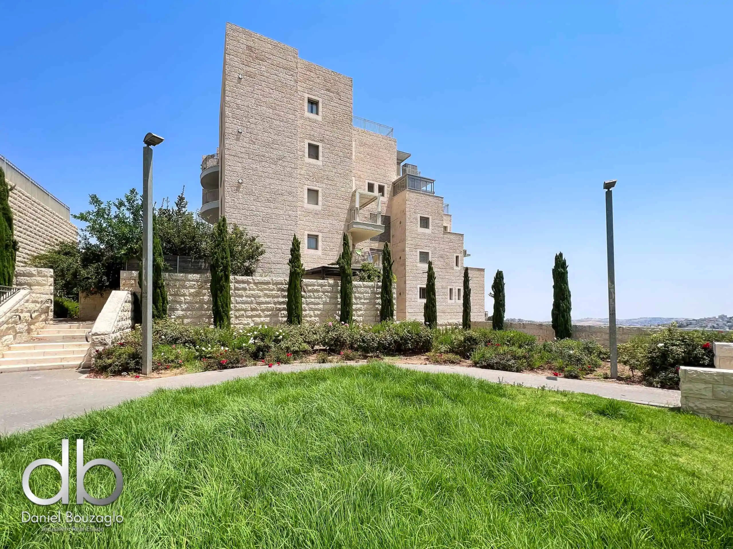 השגריר ארגוב 2 מיני פנטהאוס-3 השגריר ארגוב 2 מיני פנטהאוס