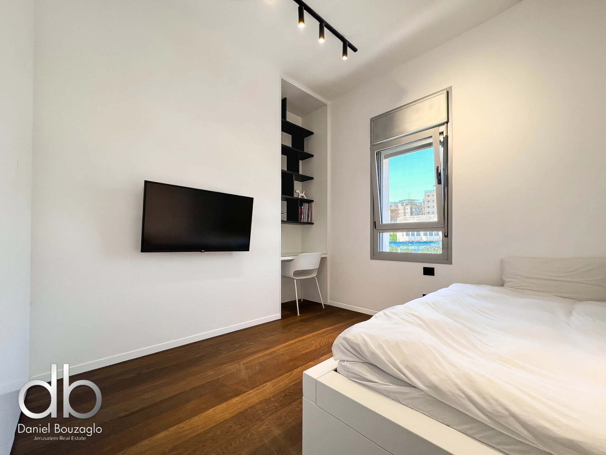 השגריר ארגוב 2 מיני פנטהאוס-32 השגריר ארגוב 2 מיני פנטהאוס