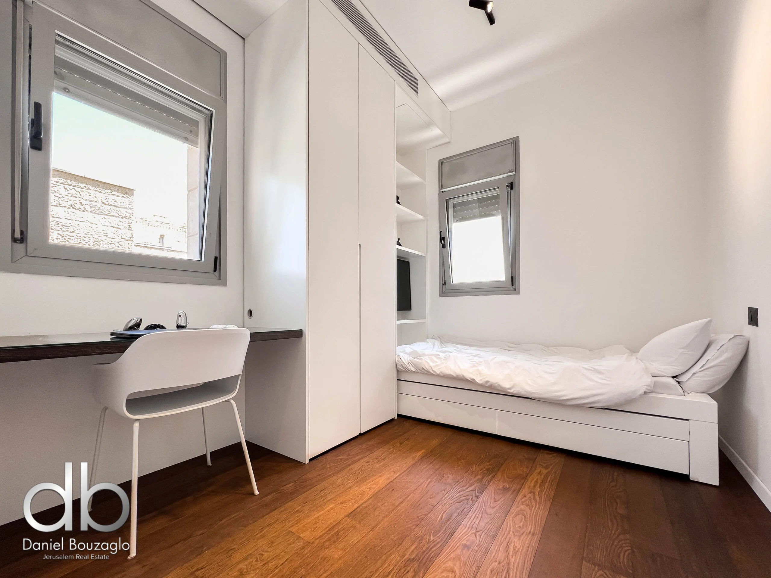 השגריר ארגוב 2 מיני פנטהאוס-41 השגריר ארגוב 2 מיני פנטהאוס