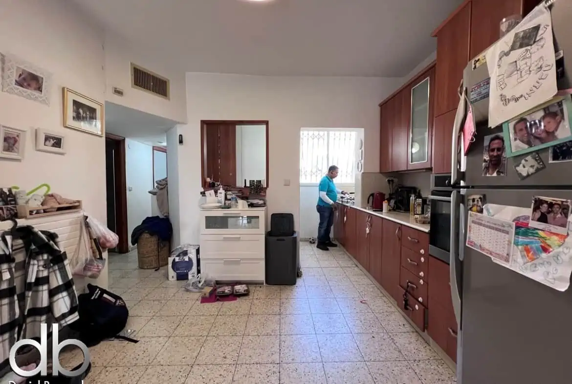 רחוב רבי מאיר קטמון ישנה ירושלים 4 חד למכירה