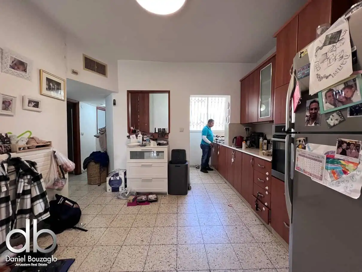 רחוב רבי מאיר קטמון ישנה ירושלים 4 חד למכירה