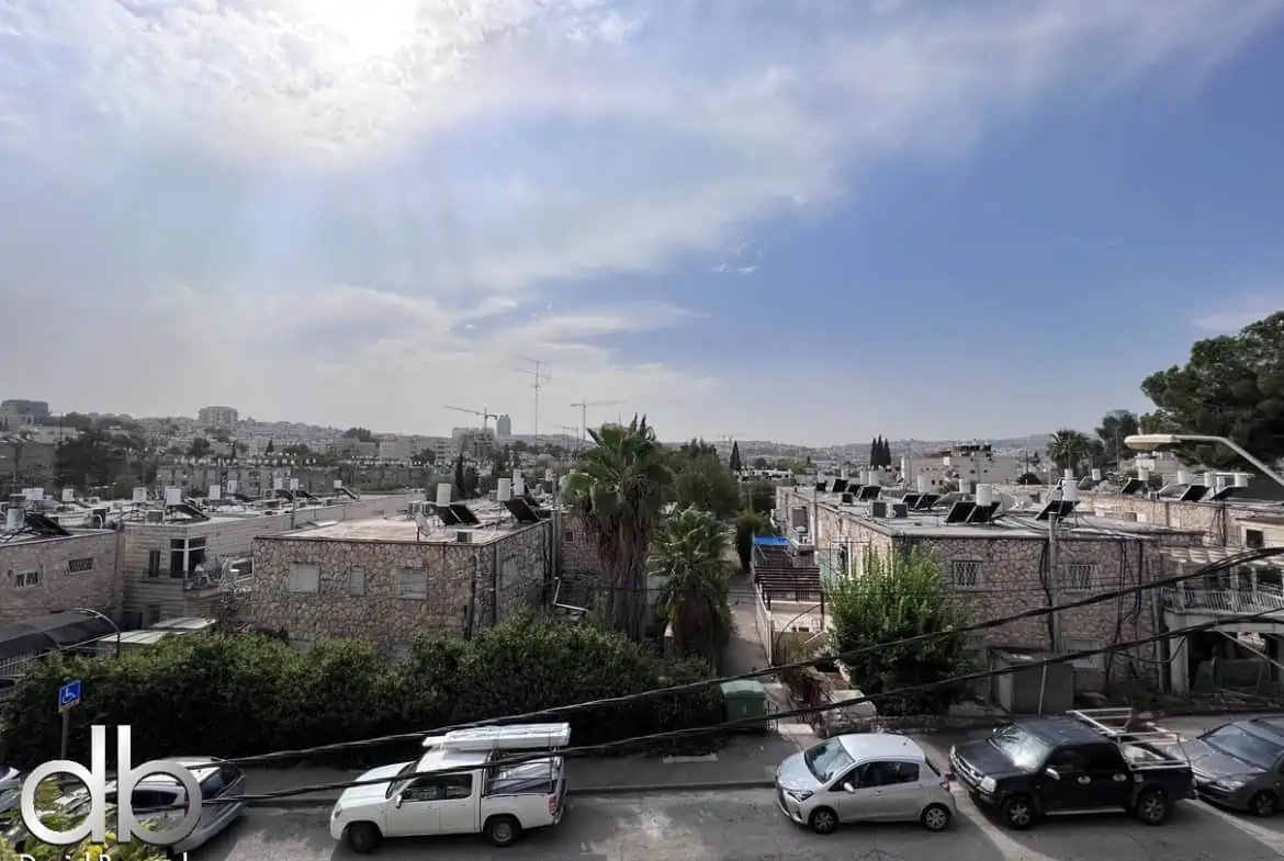 רחוב רבי מאיר קטמון ישנה ירושלים 4 חד למכירה