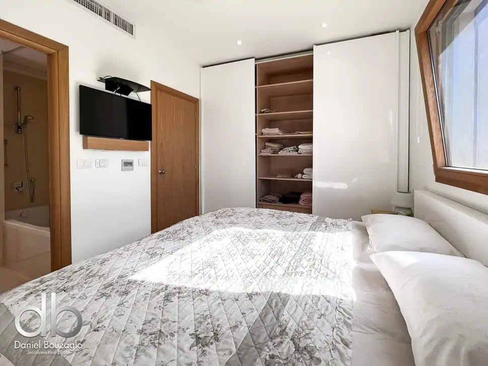 David.Crown.furnished.2br