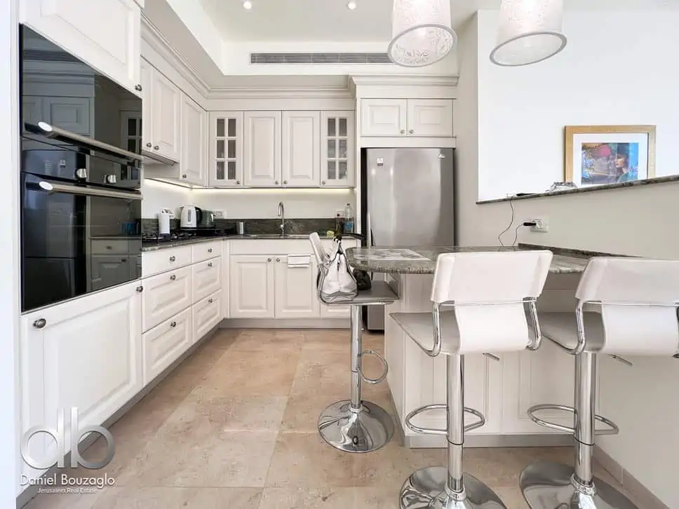 David.Crown.furnished.2br