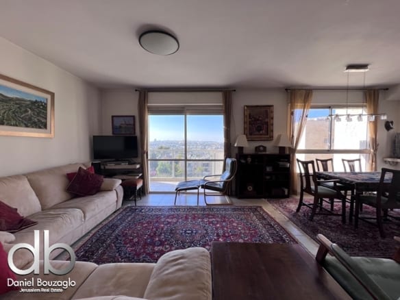 Derech Hebron oversized 2 bedrooms apt for sale