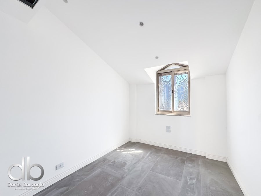 Shaarey CHesed new house for sale Jerusalem