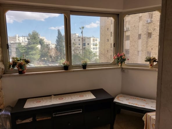 להשכרה 4 חדרים ברחוב מנדלה ירושלים