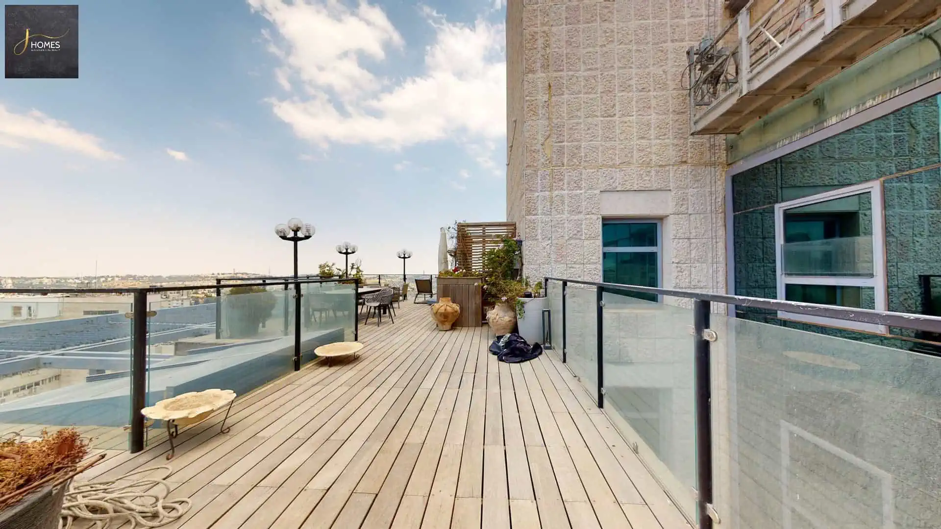 Mevo.Hamatmid.street.Petnhouse