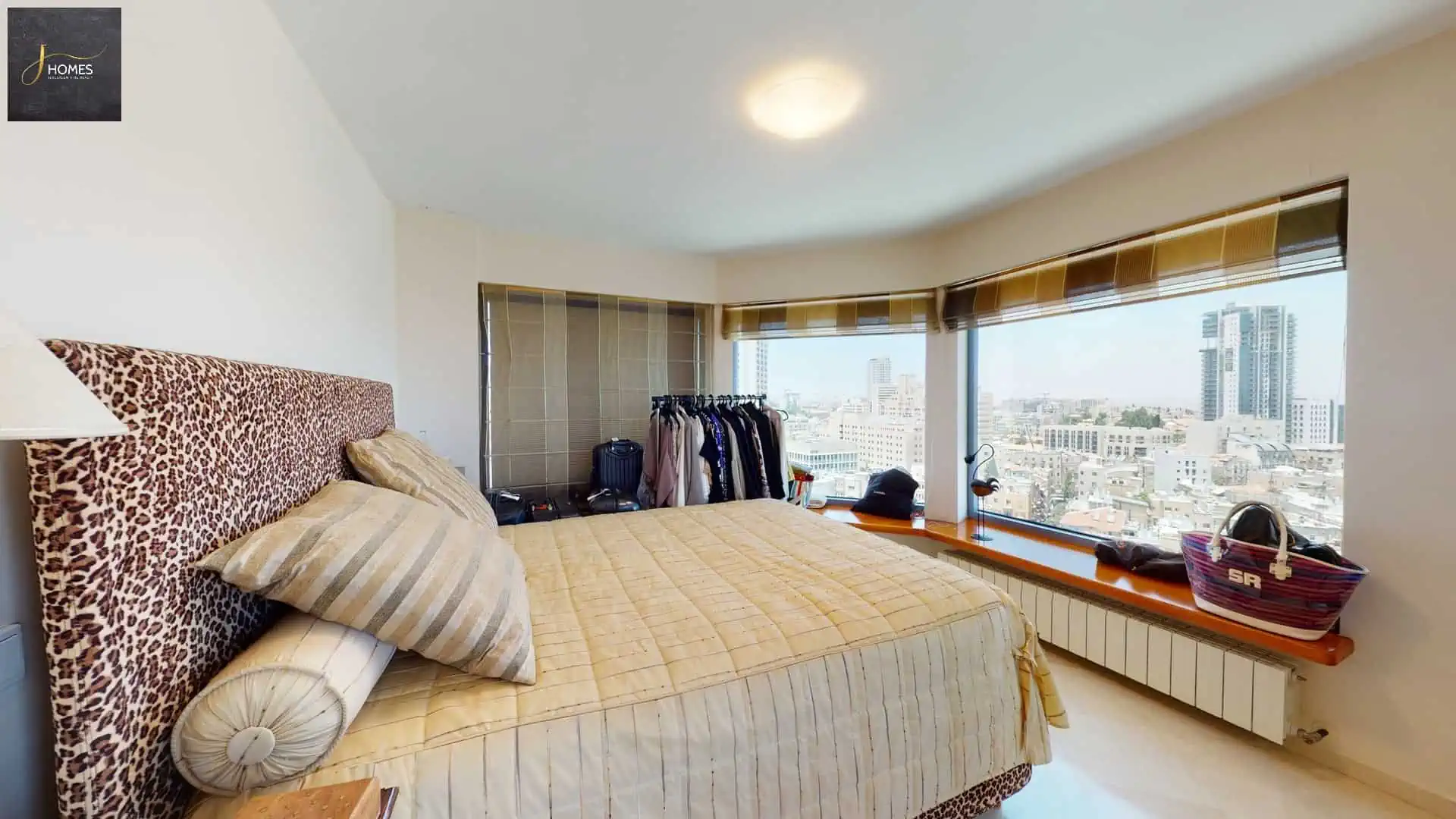 Mevo.Hamatmid.street.Petnhouse