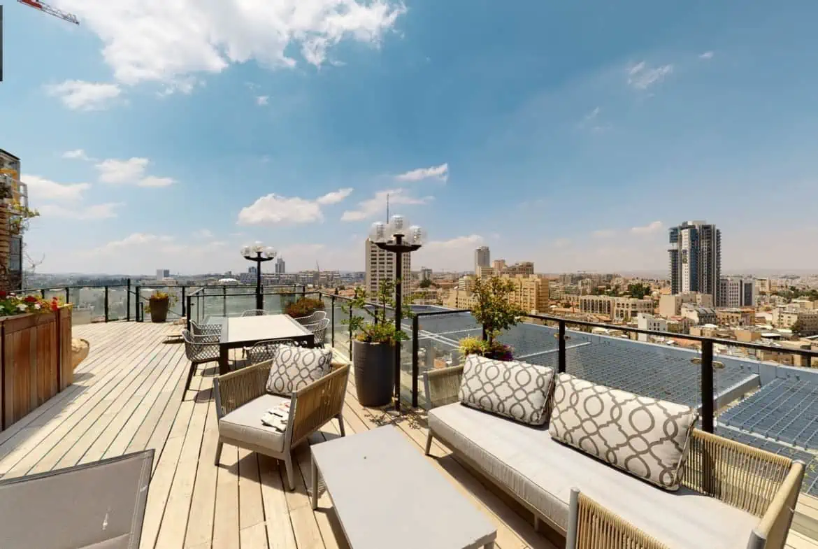 Mevo.Hamatmid.street.Petnhouse