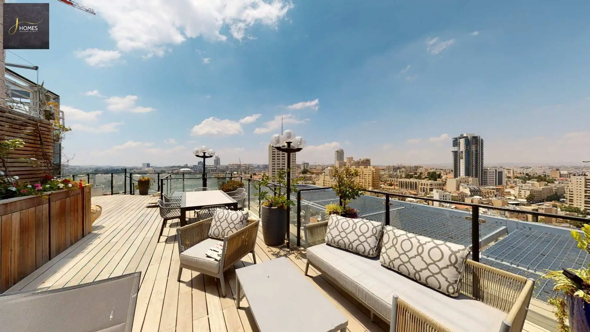 Mevo.Hamatmid.street.Petnhouse