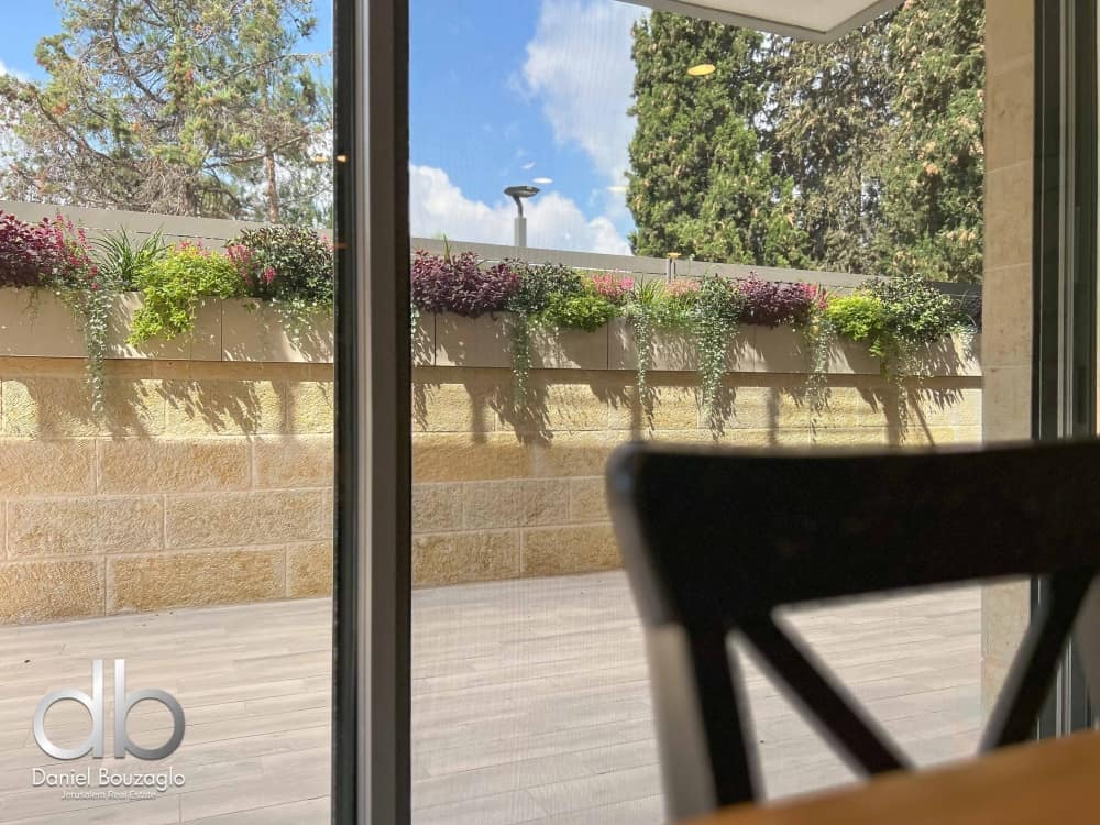 דירת גן בנווה המוזיאון ירושלים למכירה