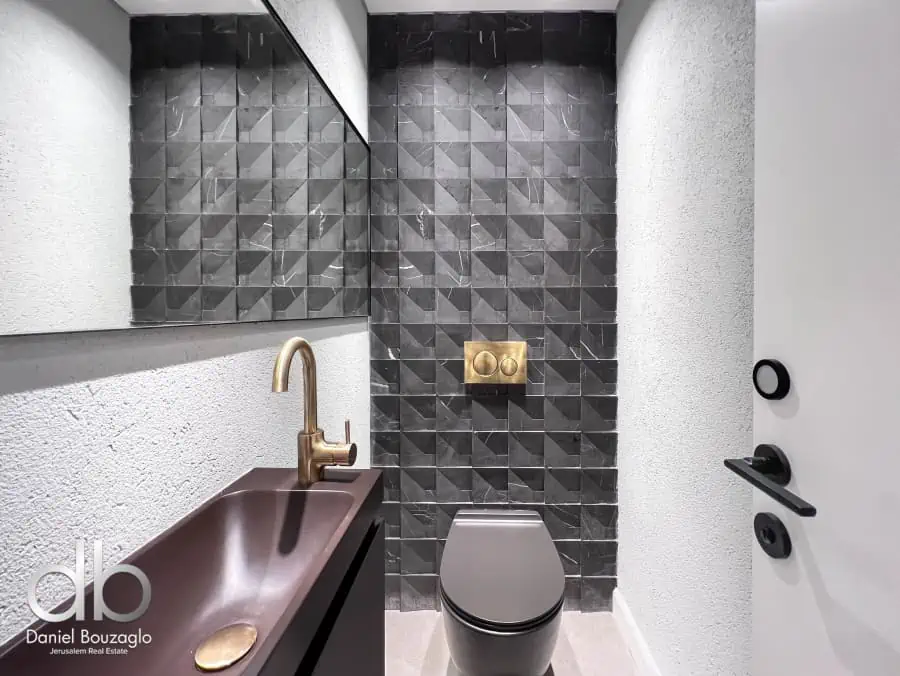 דירת גן מפוארת למכירה בבית הכרם